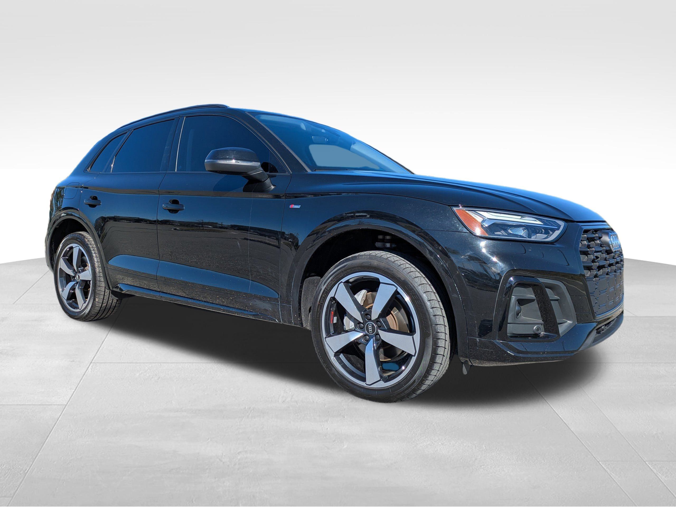 2022 Audi Q5 Premium Plus's photo