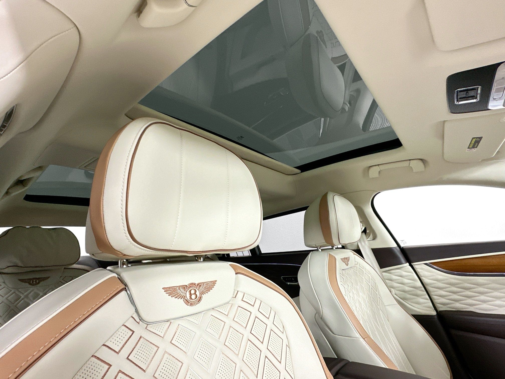 used 2023 Bentley Flying Spur Hybrid car, priced at $198,998