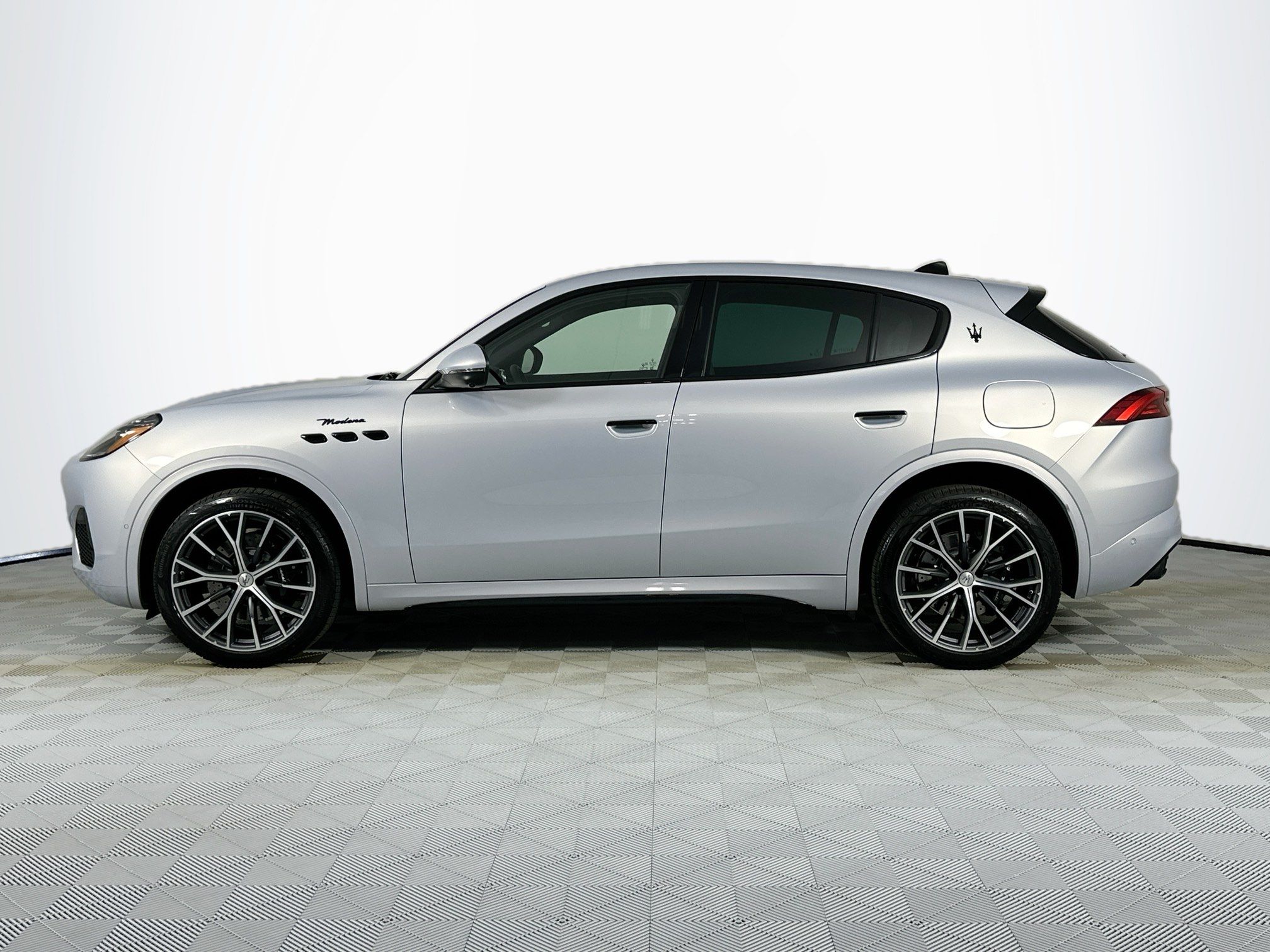 new 2026 Maserati Grecale car, priced at $94,565