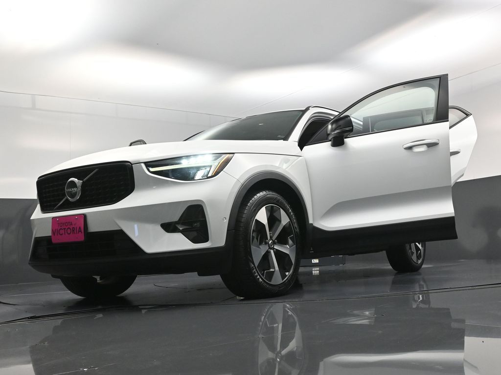 2023 Volvo XC40 Ultimate White at Big Star Chrysler Jeep Dodge Ram 
