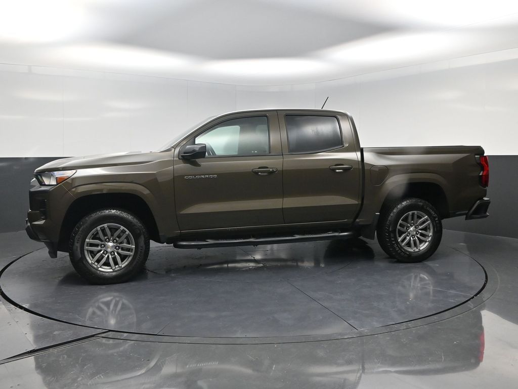 2024 Chevrolet Colorado LT - 2