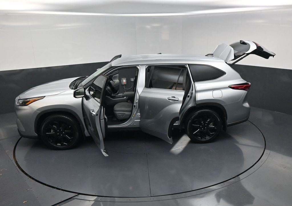 2023 Toyota Highlander LE Silver at Bayway Cadillac Southwest