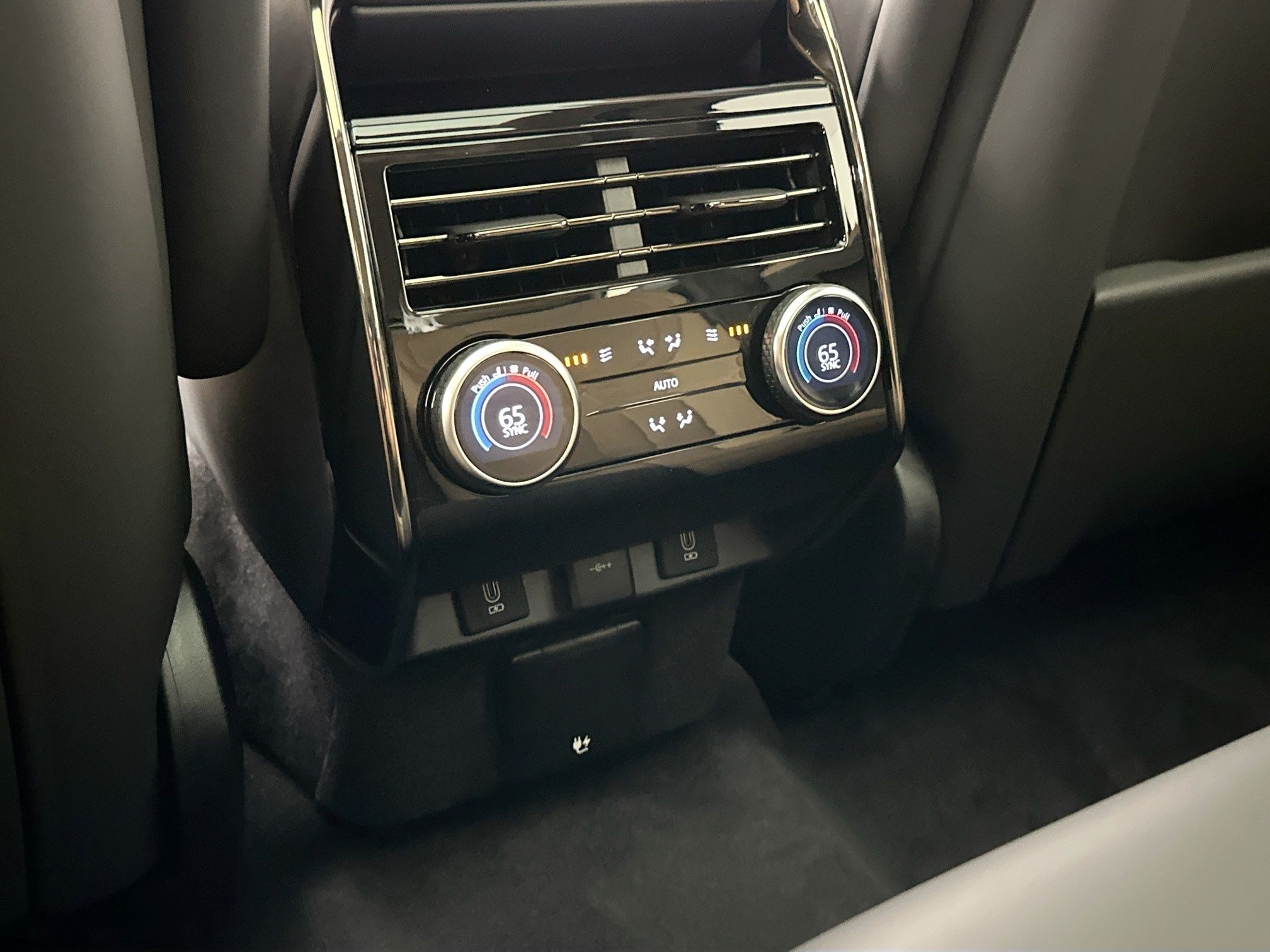 new 2026 Land Rover Range Rover Sport car, priced at $119,430