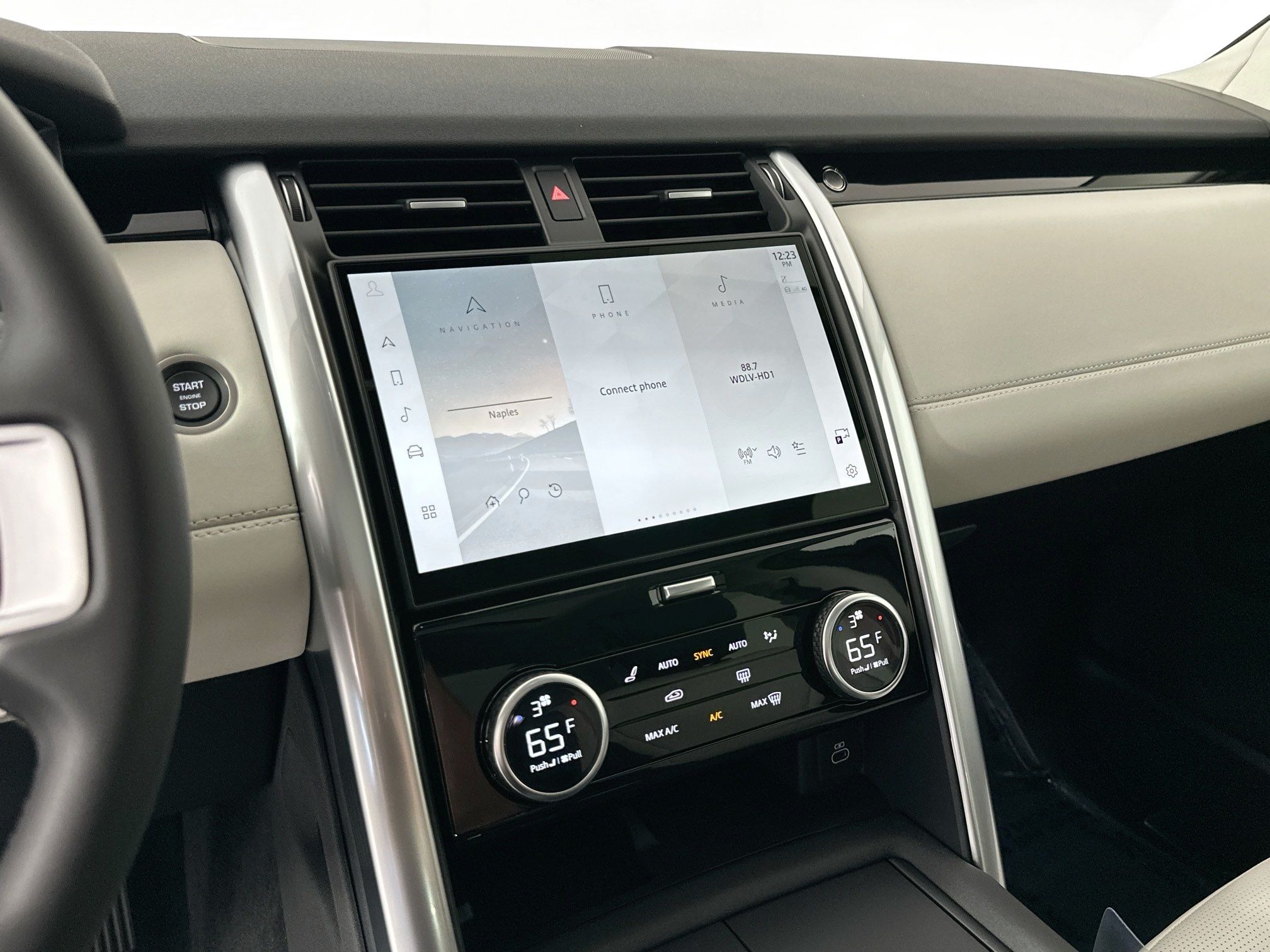 used 2025 Land Rover Discovery car, priced at $49,995