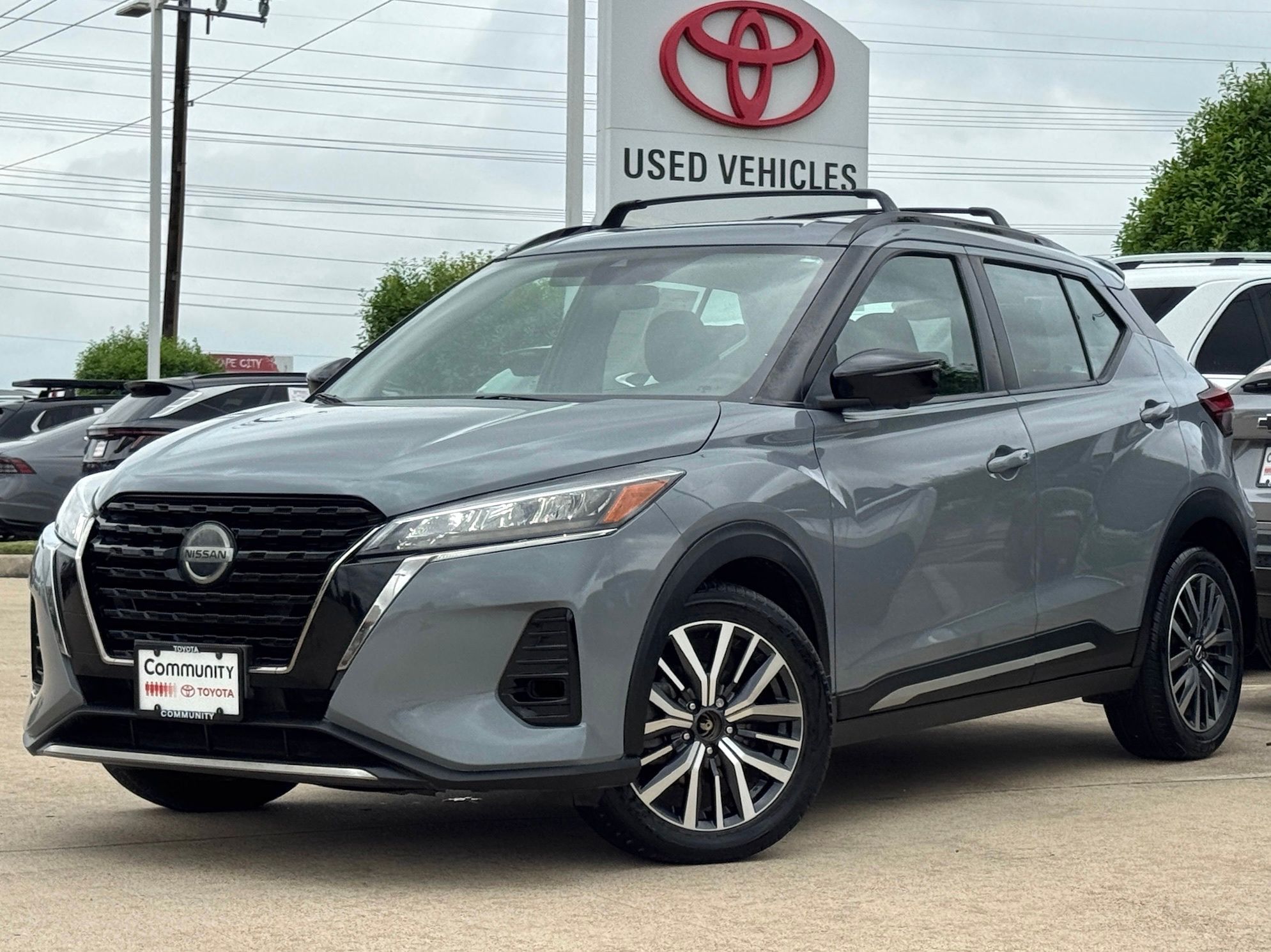 2021 Nissan Kicks SR Gray at Emmons Autoplex