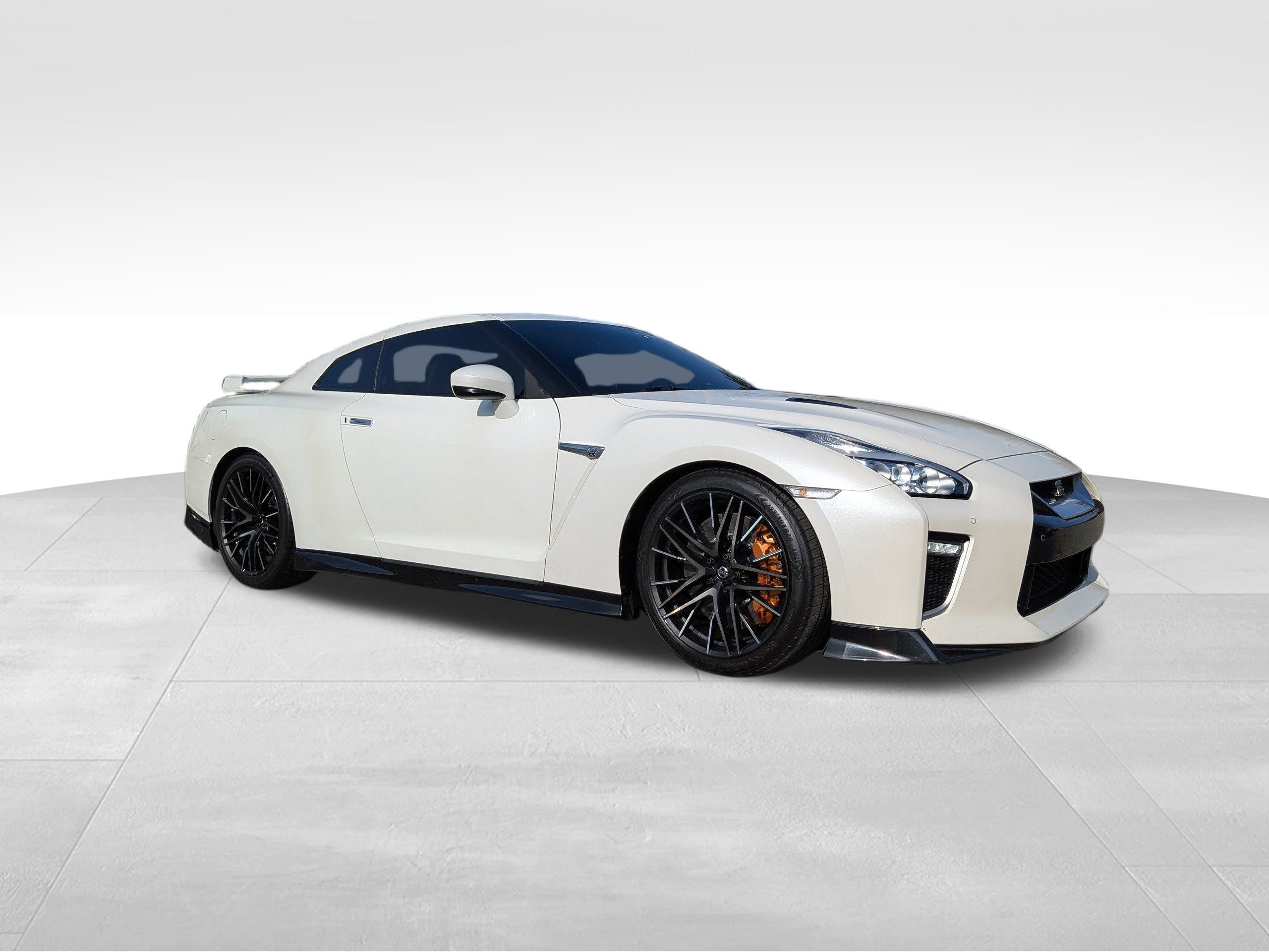 2021 Nissan GT-R Premium's photo