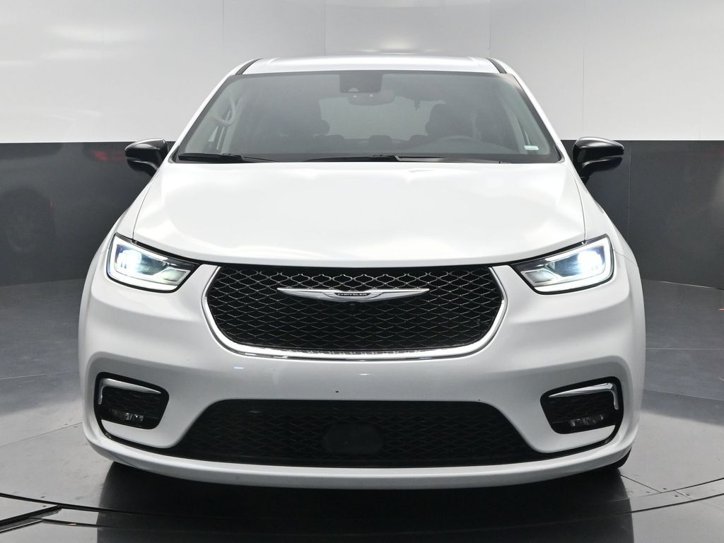 2024 Chrysler Pacifica Touring L White at Texan Dodge Chrysler Jeep Ram