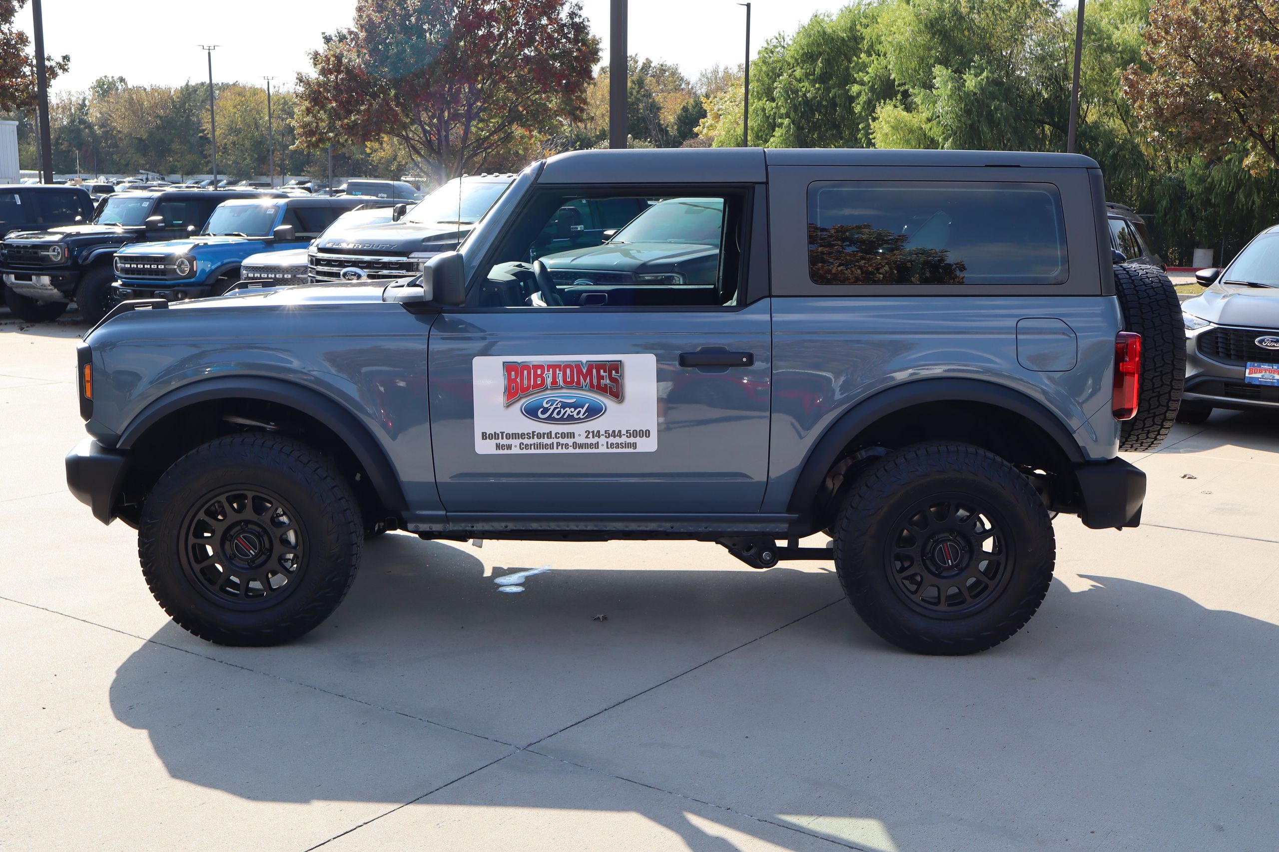 View vehicle photo 7