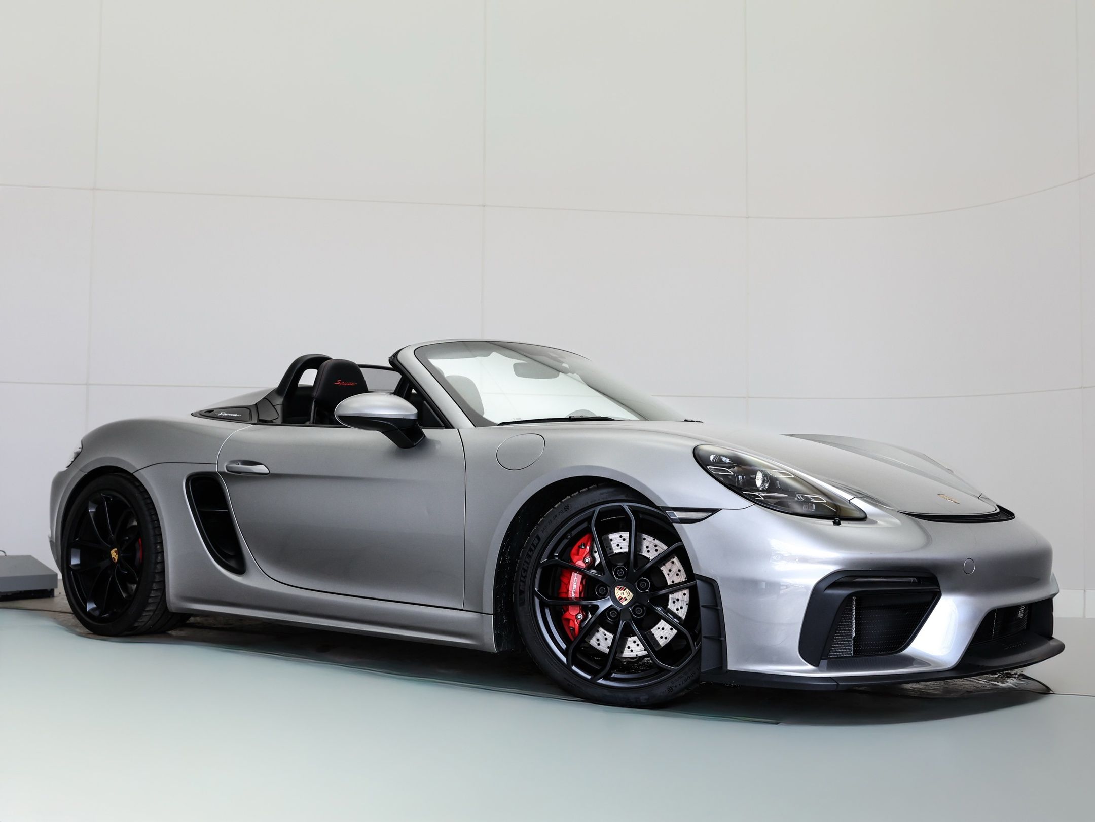 GT Silver Metallic 2022 Porsche 718 Boxster Spyder RWD Convertible Rear-Wheel Drive 6-Speed Manual
