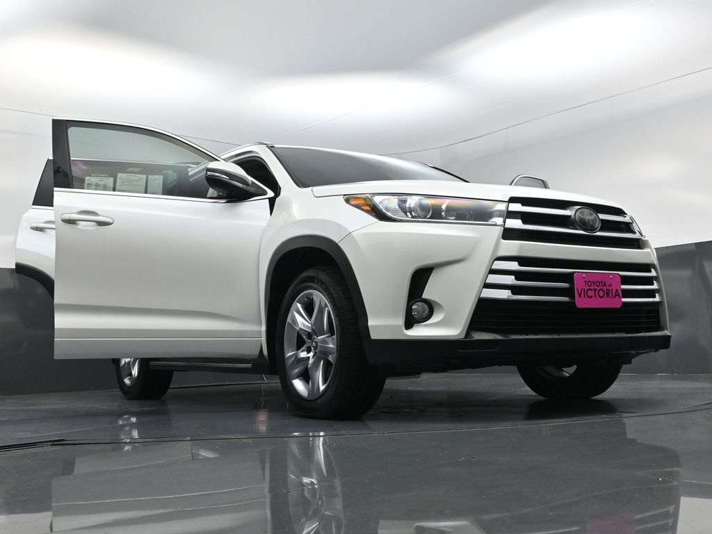 2017 Toyota Highlander Limited White at Classic Chevrolet Galveston