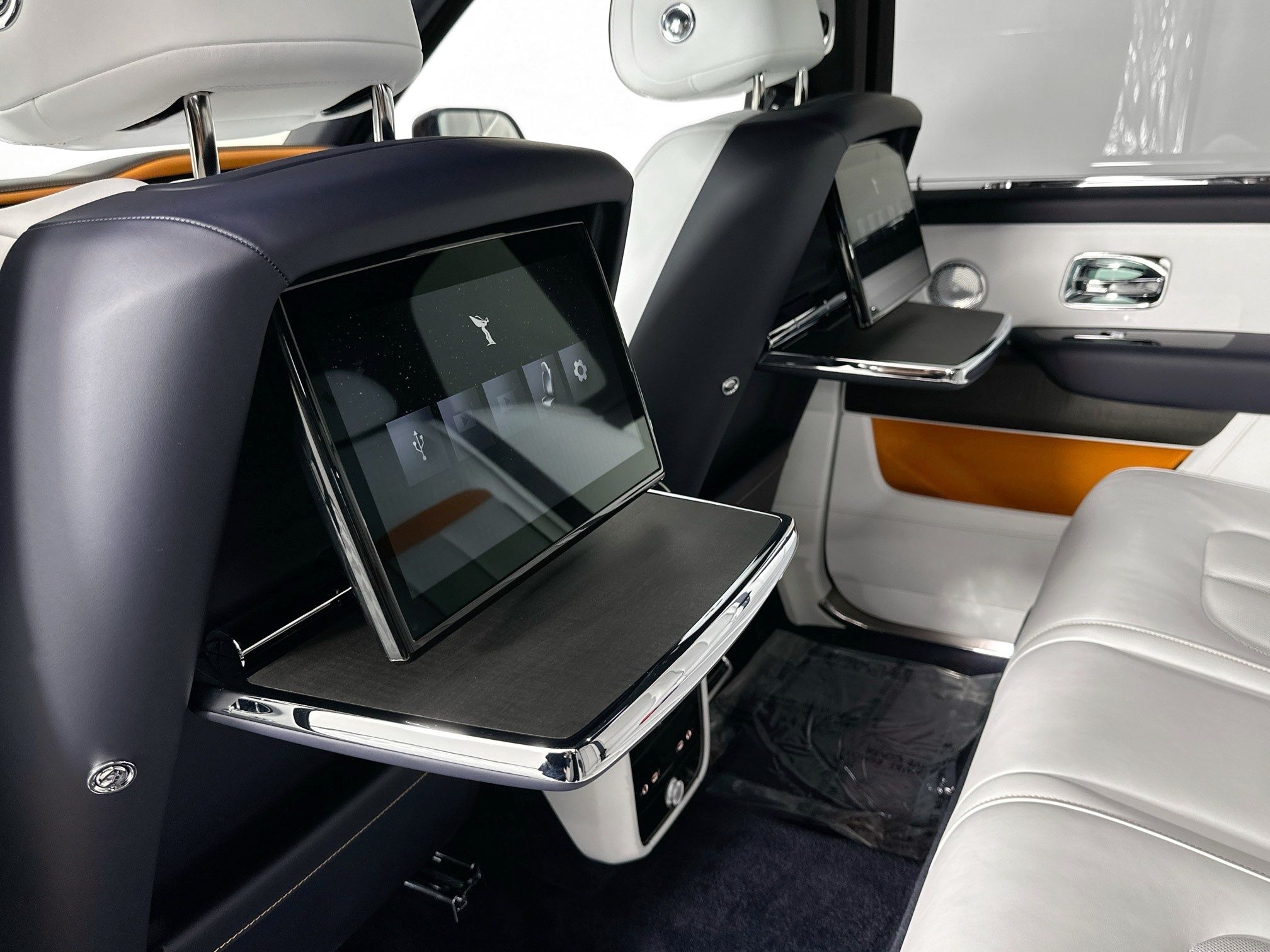 new 2027 Rolls-Royce Cullinan car, priced at $527,250