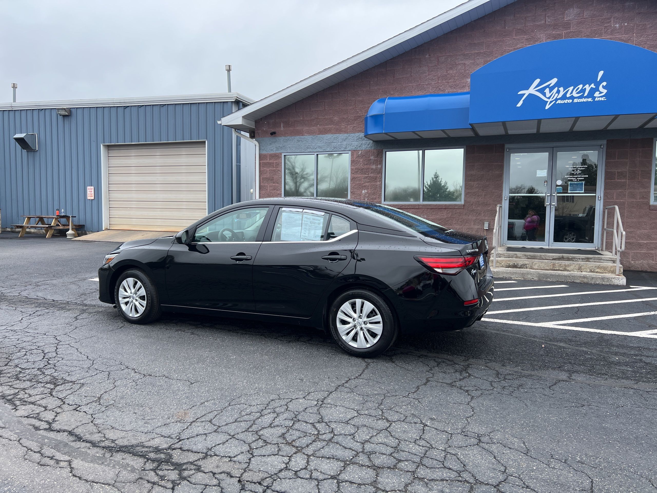 View vehicle photo 4