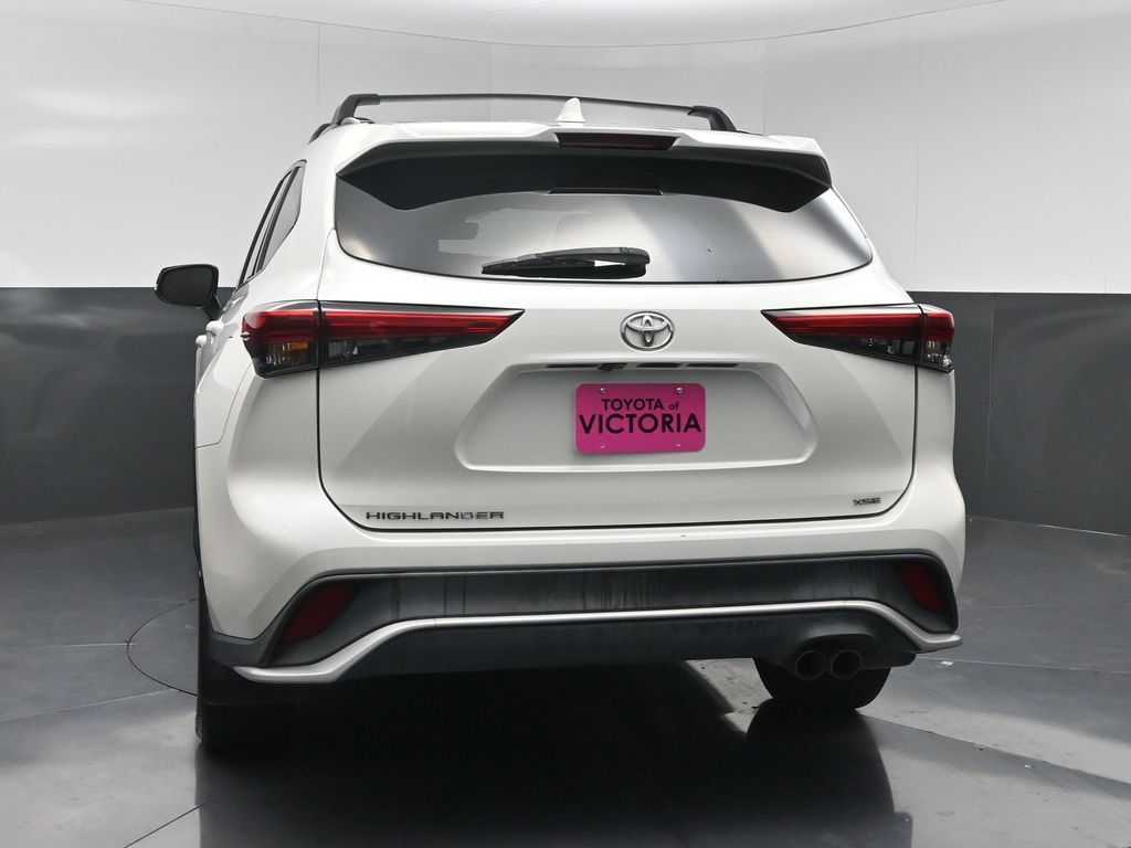 2021 Toyota Highlander XSE White at Toyota of Victoria