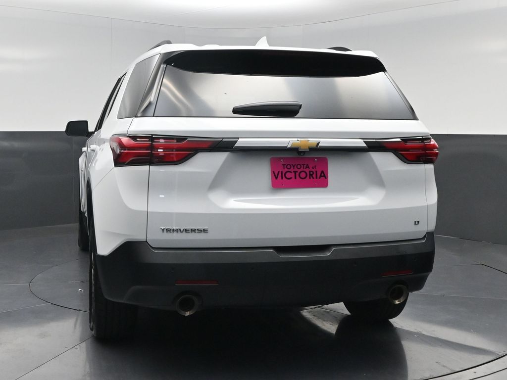 2023 Chevrolet Traverse LT White at AutoSavvy Houston Southwest