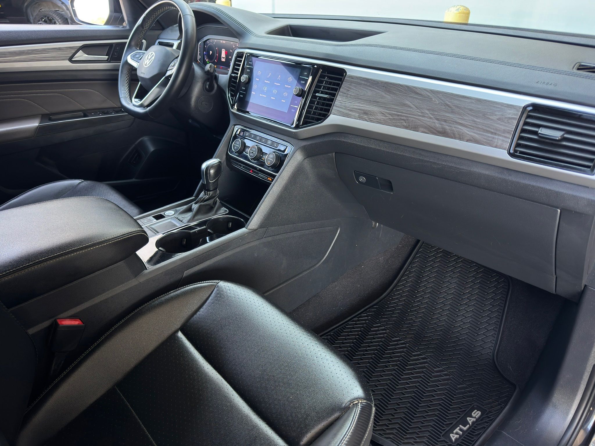 2022 Volkswagen Atlas Cross Sport 2.0T SE w/Technology  at DeMontrond Automotive Group