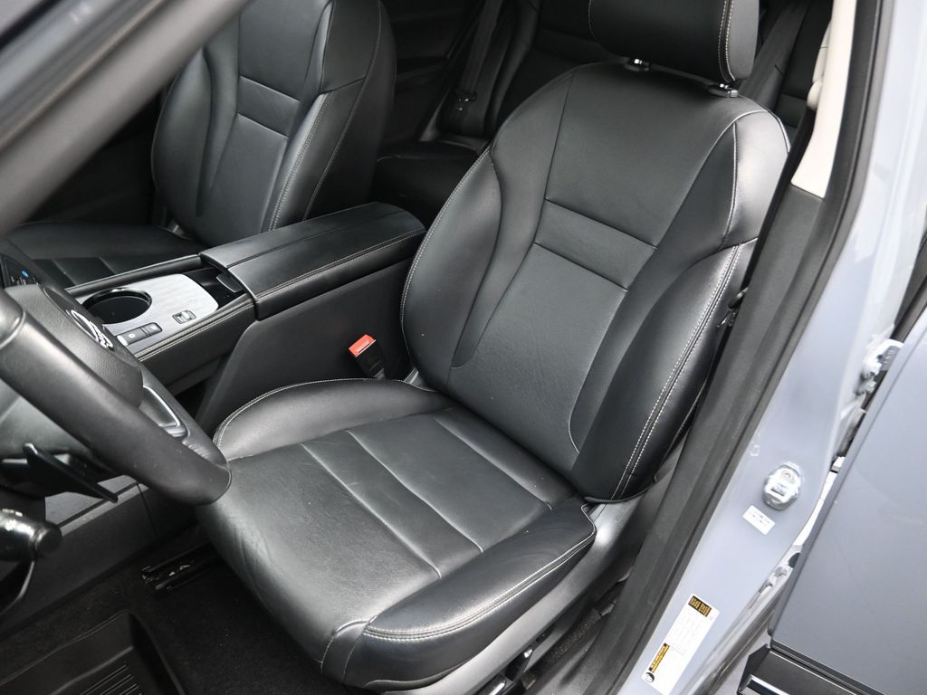 2023 Nissan Rogue SL - 9