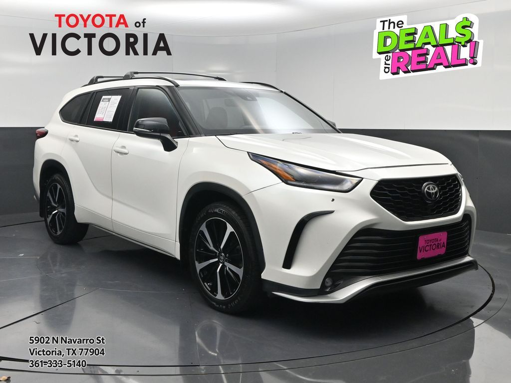 2021 Toyota Highlander XSE White at Toyota of Victoria