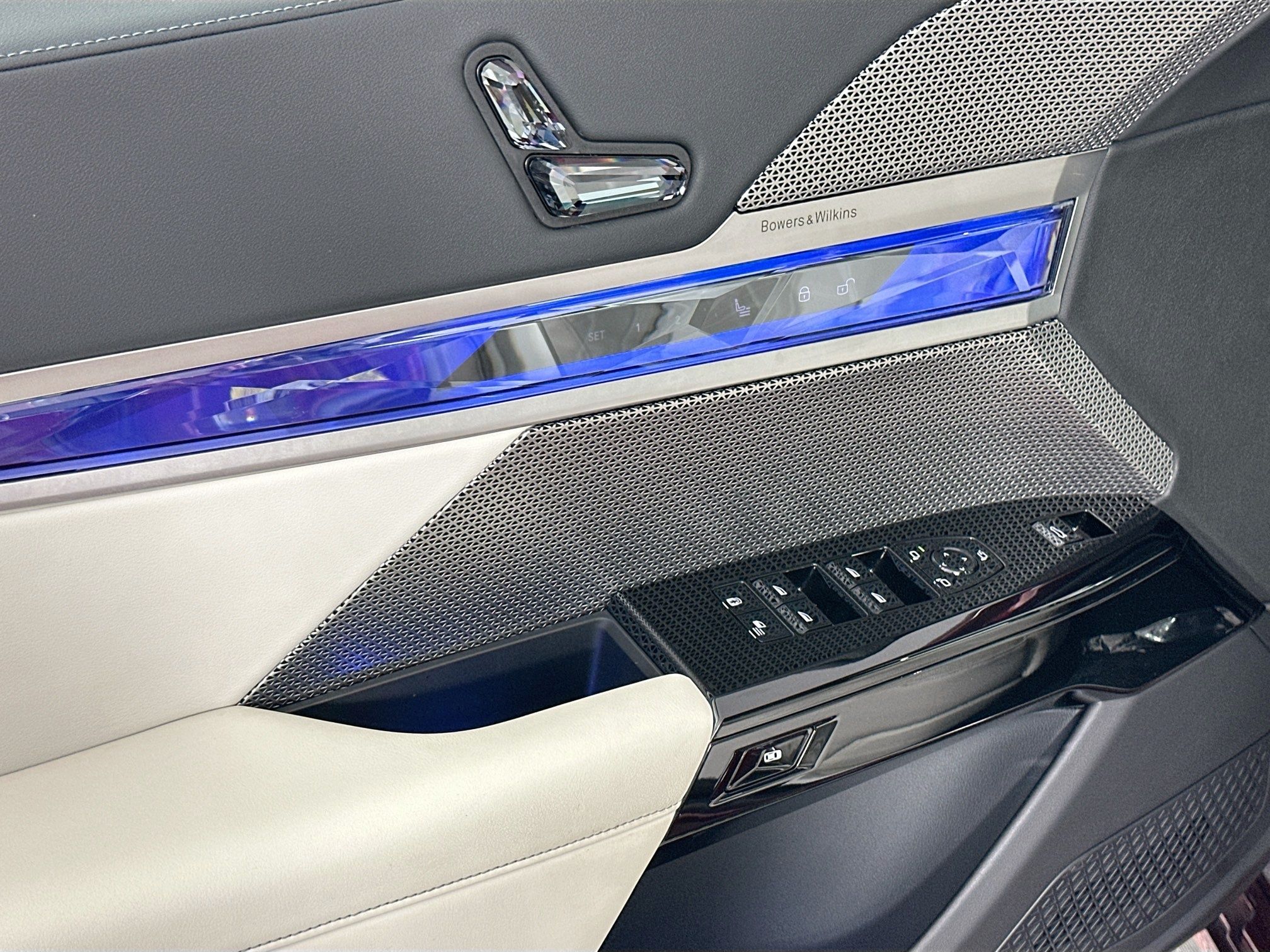 used 2023 BMW 7-Series car, priced at $62,998