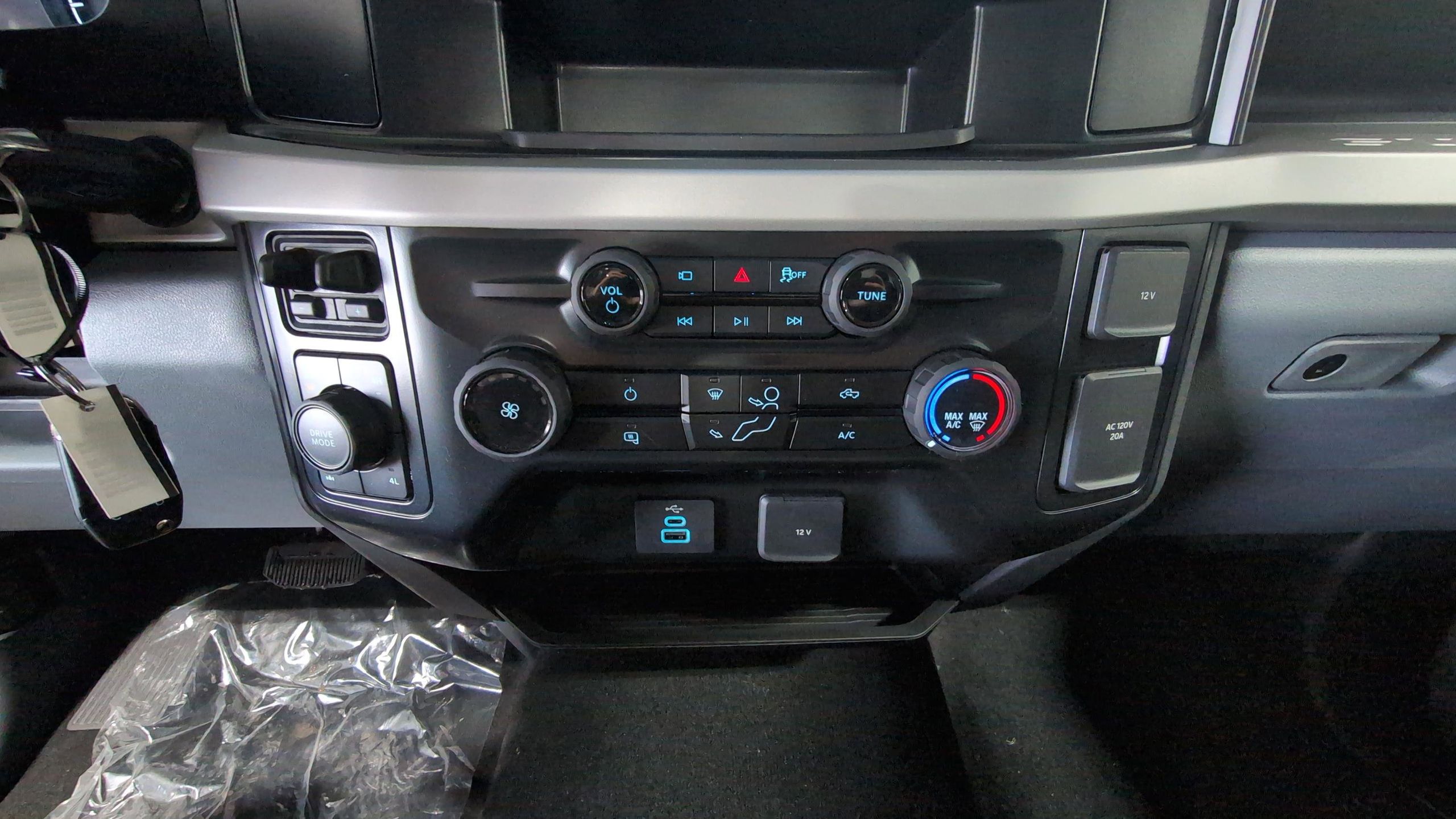 2026 Ford F-350 Super Duty XL - Photo 24
