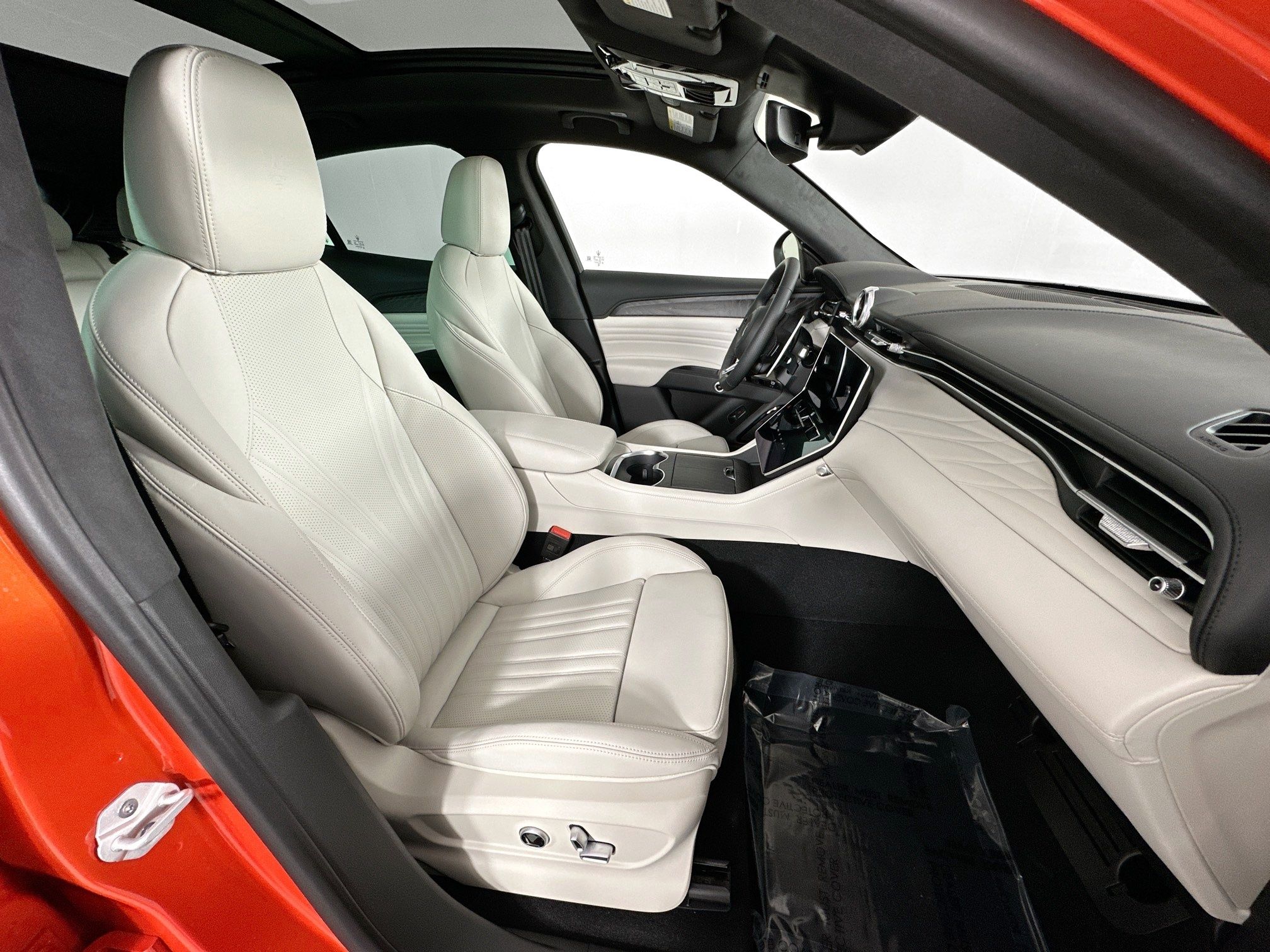 new 2026 Maserati Grecale car, priced at $94,305