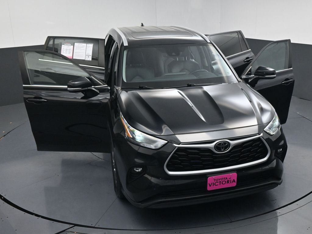 2023 Toyota Highlander XLE Black at Classic Elite Chevrolet Sugar Land