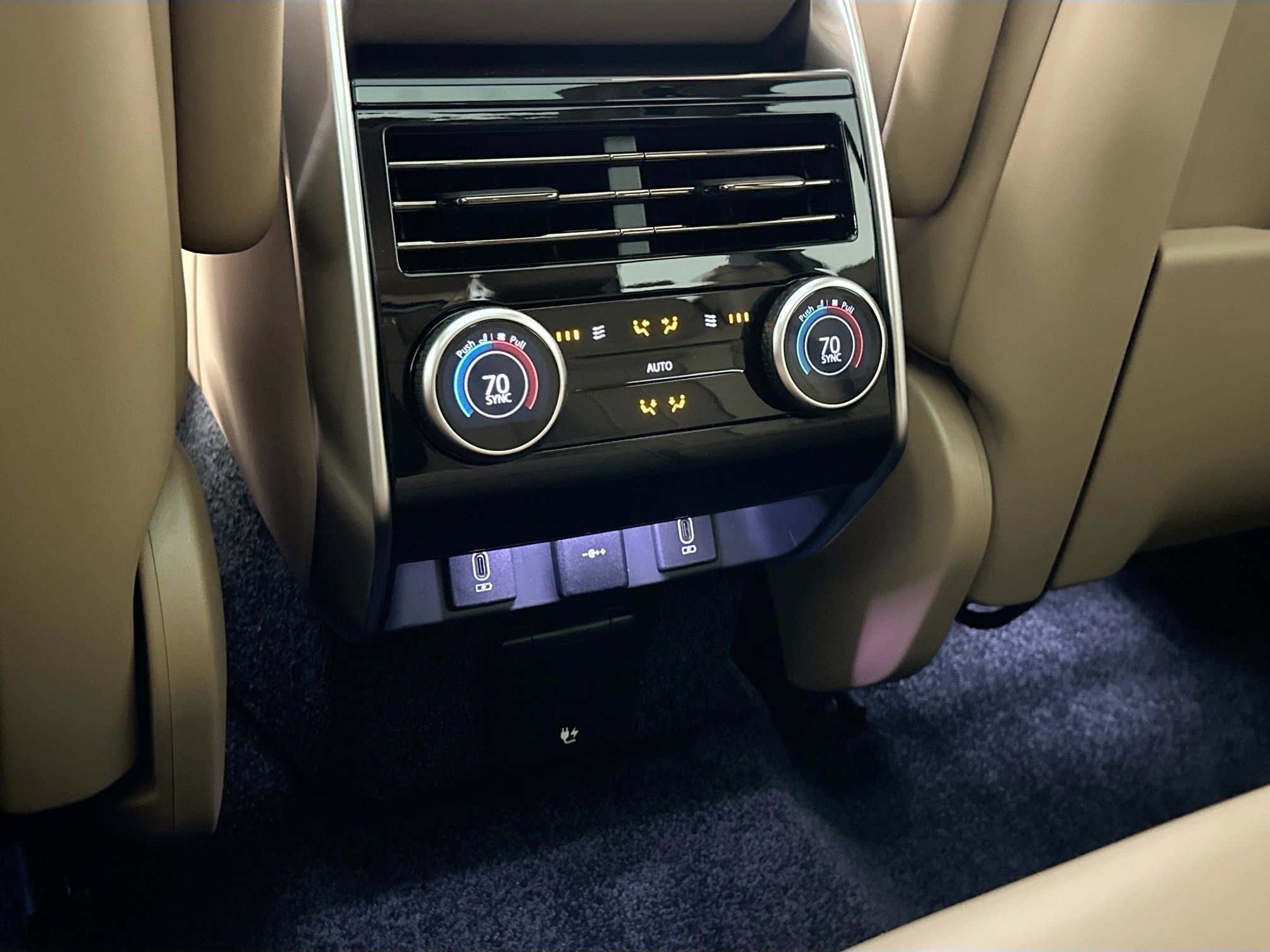 new 2026 Land Rover Range Rover Plug-In Hybrid car, priced at $134,950