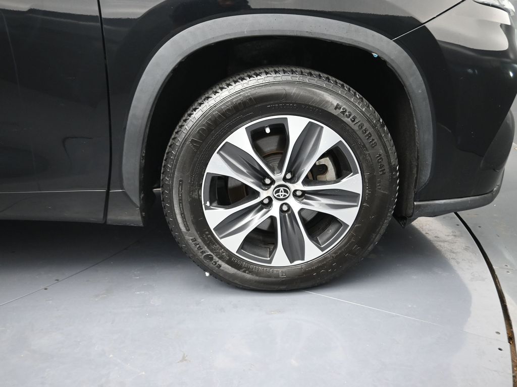 2023 Toyota Highlander XLE - 4