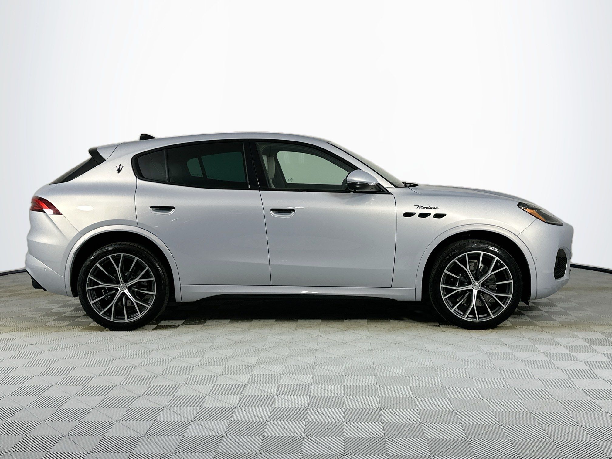new 2026 Maserati Grecale car, priced at $94,565