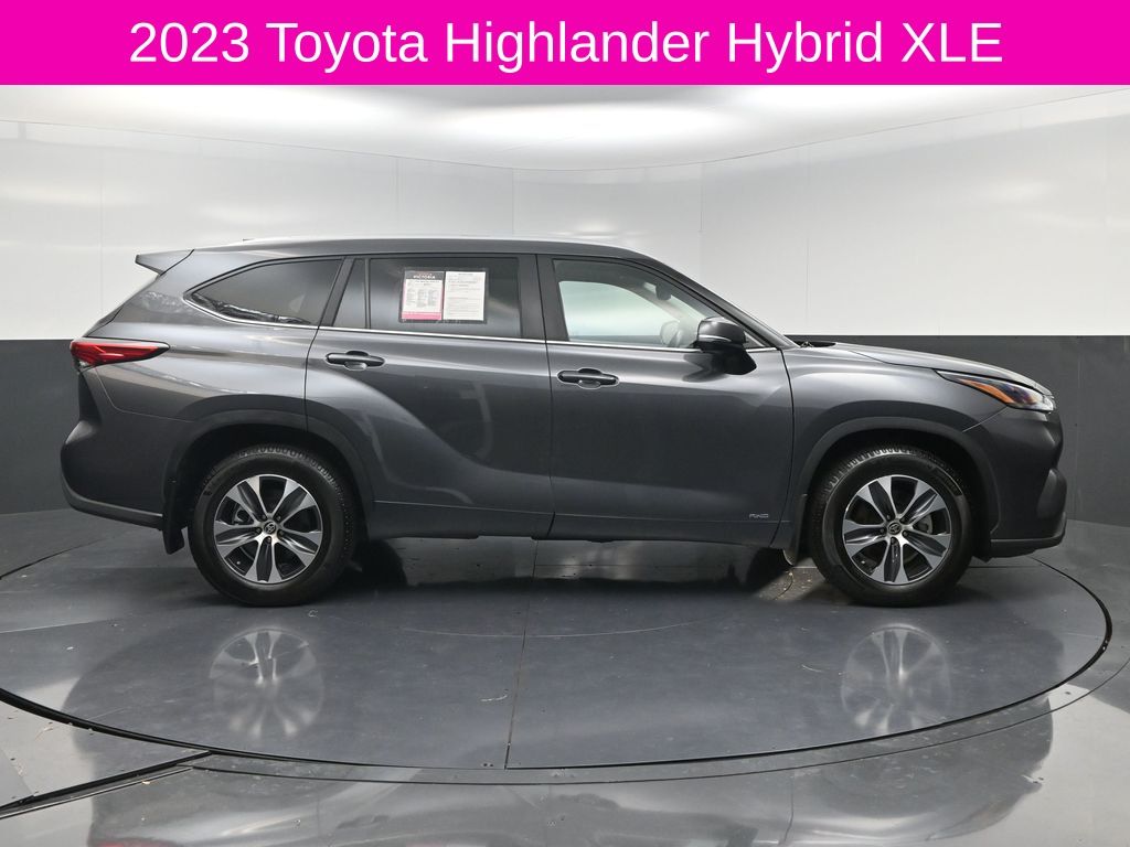 2023 Toyota Highlander Hybrid XLE - 3
