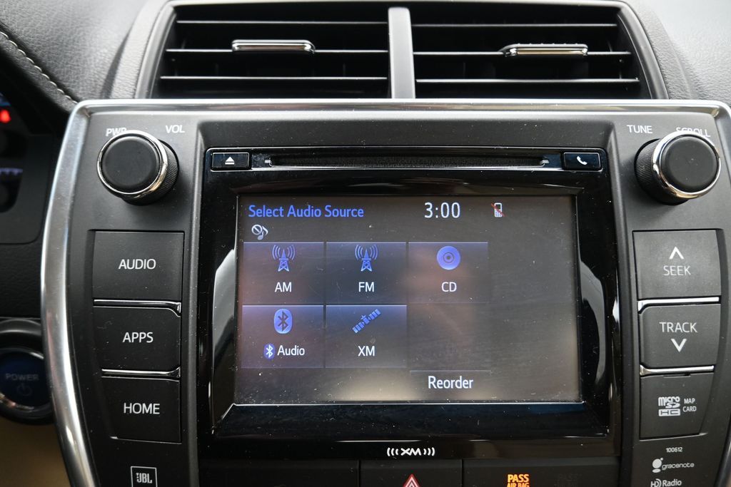 2017 Toyota Camry Hybrid XLE - 6