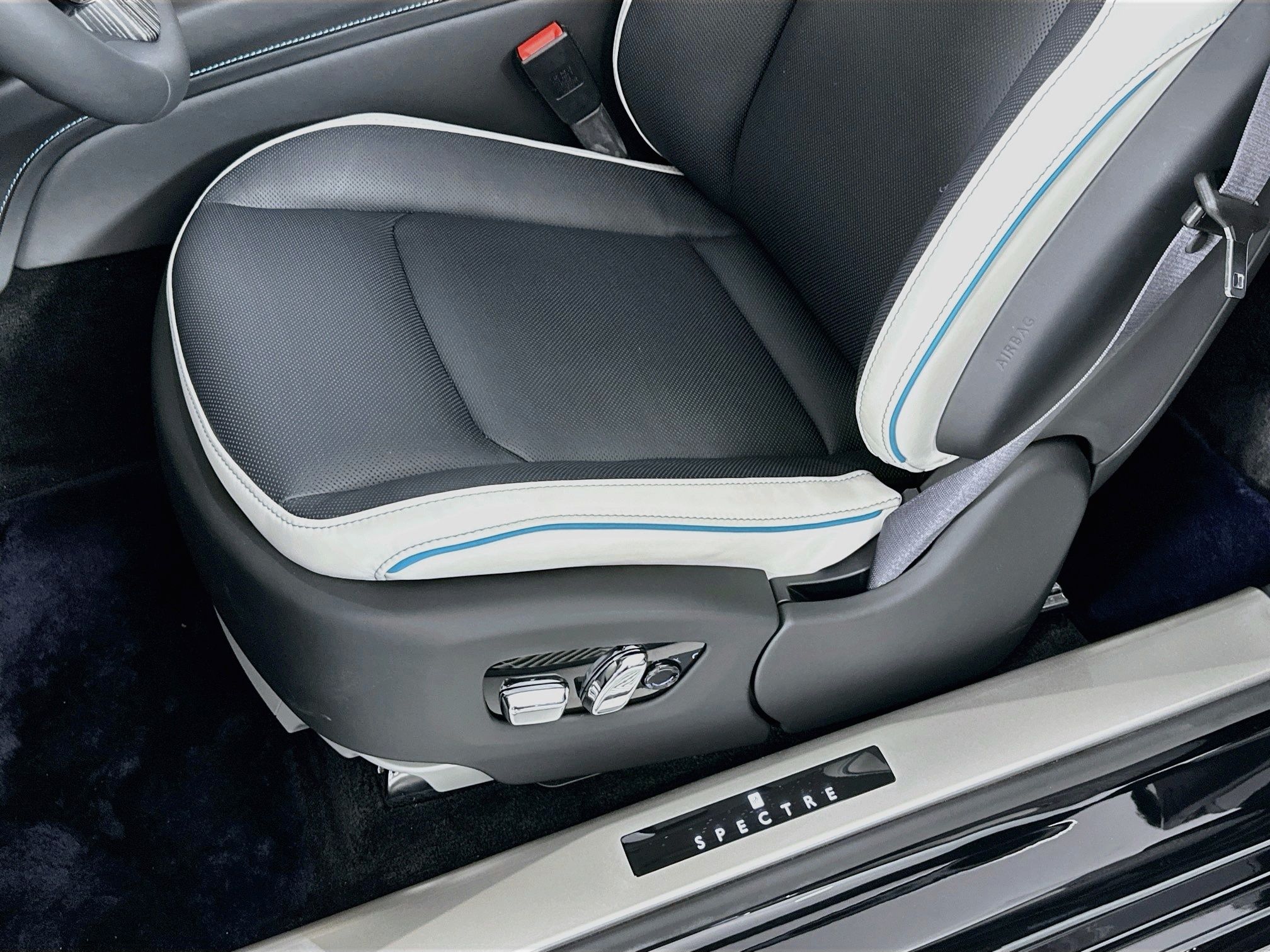 new 2026 Rolls-Royce Spectre car, priced at $479,650