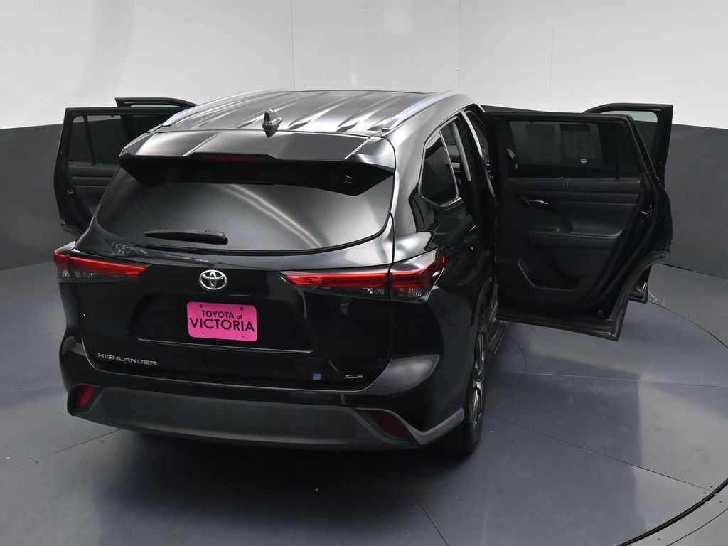 2020 Toyota Highlander XLE Black at Emmons Autoplex
