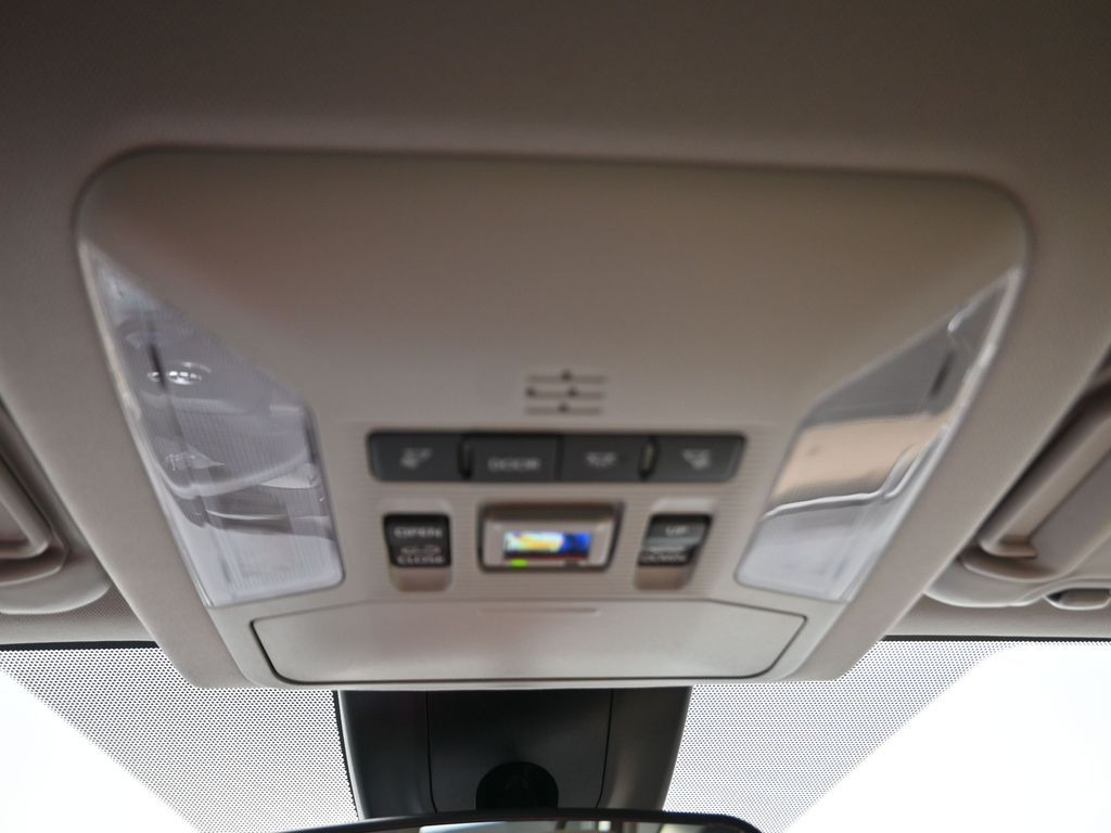 2025 Toyota RAV4 XLE - 10