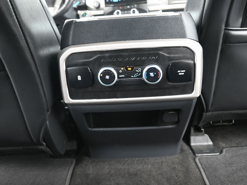 2022 Ford Expedition Max XLT White at River Oaks CDJR