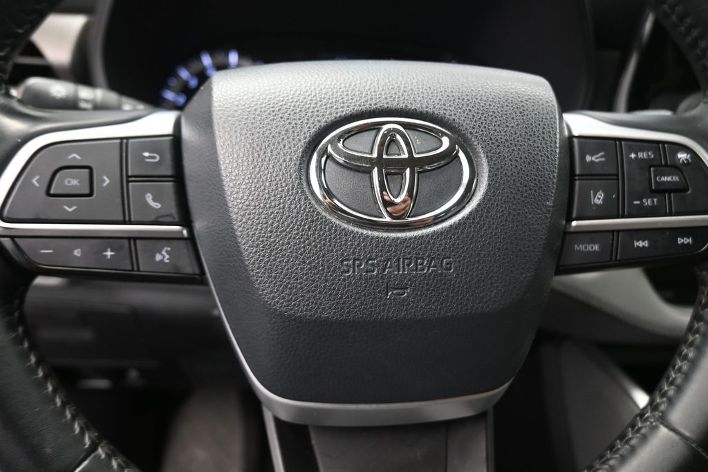 2022 Toyota Highlander LE Black at Victoria Chrysler Dodge Jeep Ram
