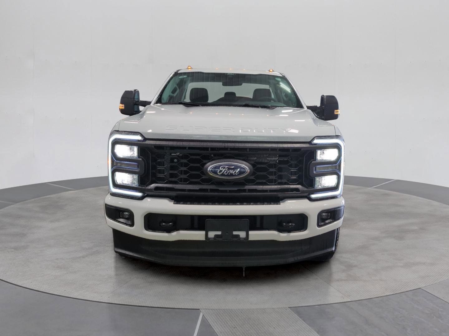 2026 Ford F-350 Super Duty XL - Photo 10