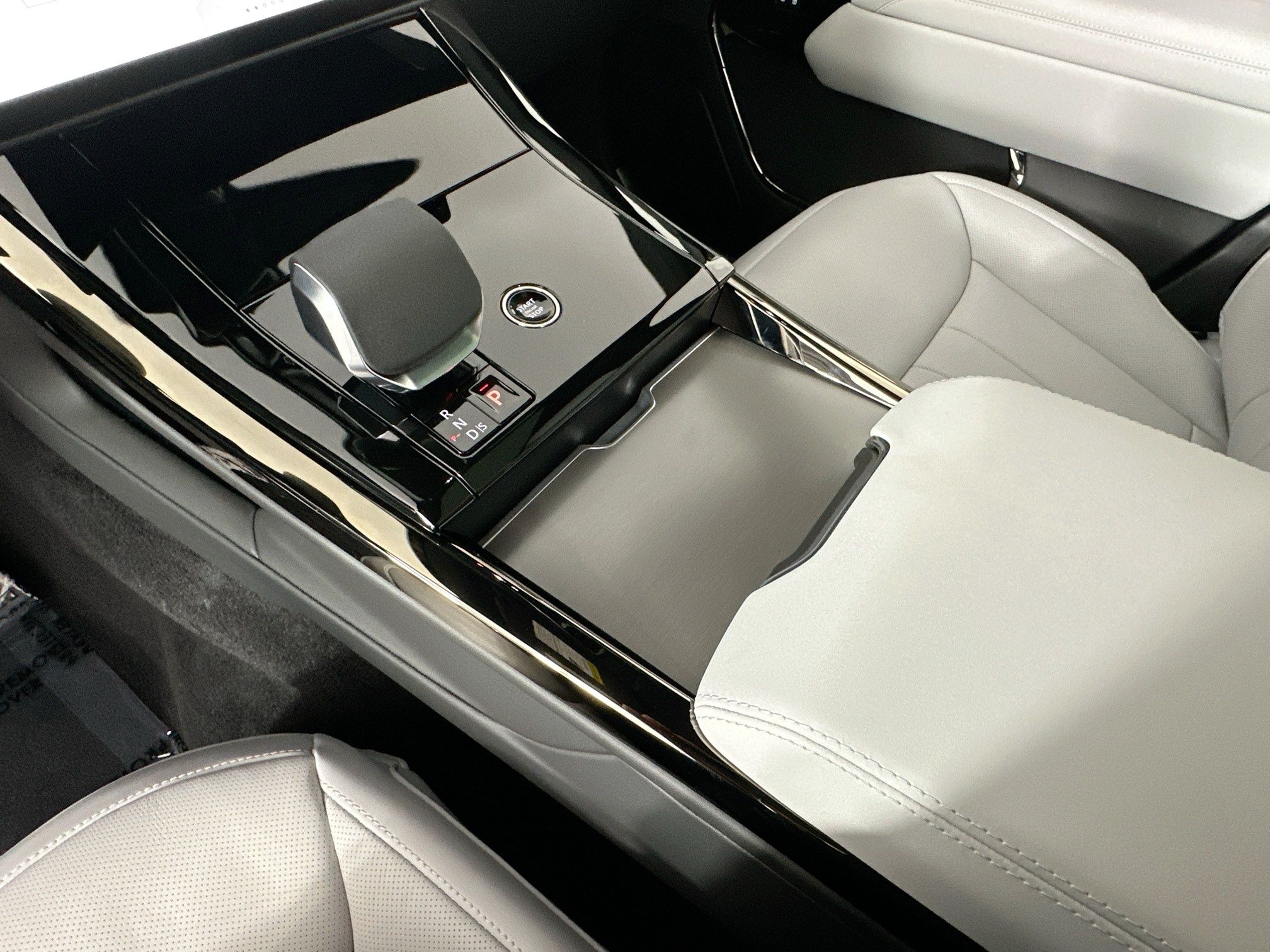 new 2026 Land Rover Range Rover Sport car, priced at $93,435