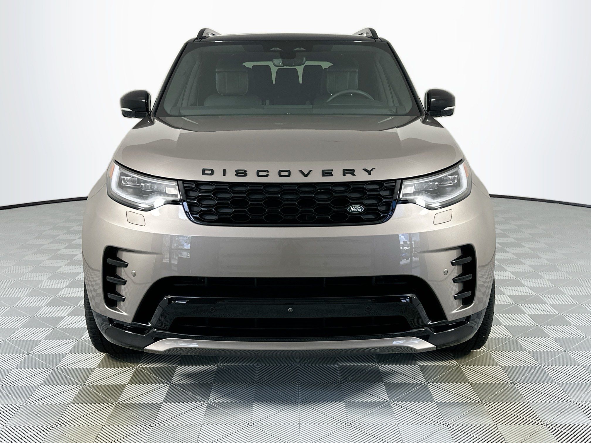 used 2024 Land Rover Discovery car, priced at $60,998