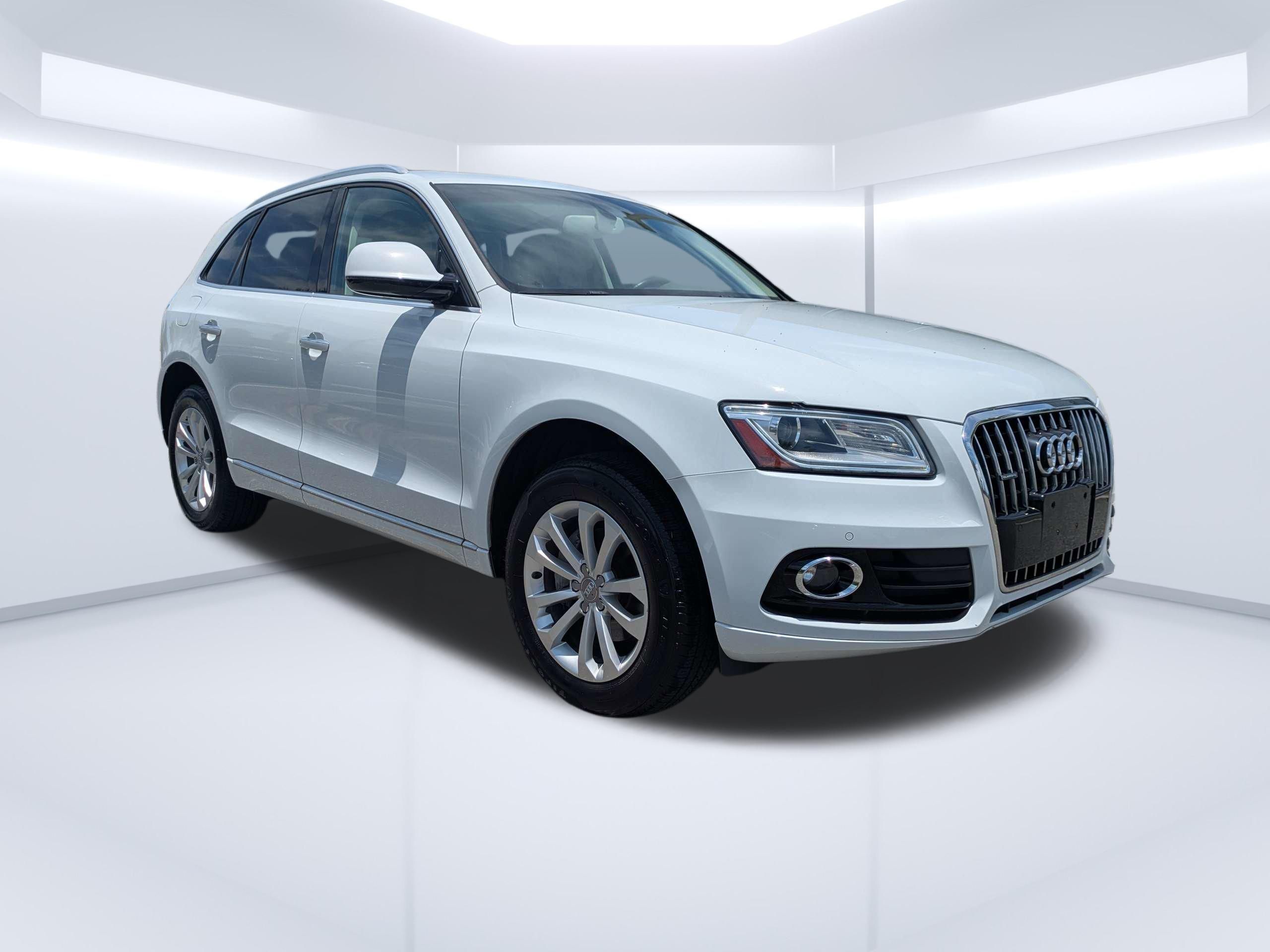 2015 Audi Q5 2.0T quattro tiptronic Premium Plus's photo