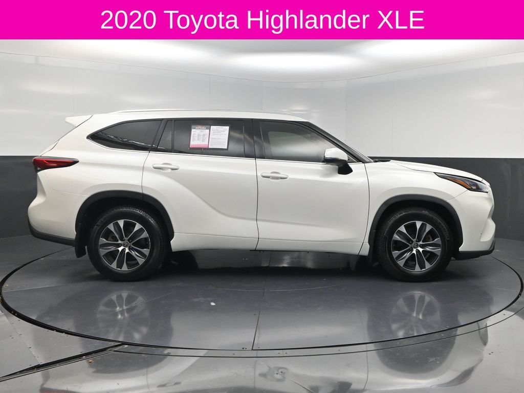 2020 Toyota Highlander XLE White at Emmons Autoplex