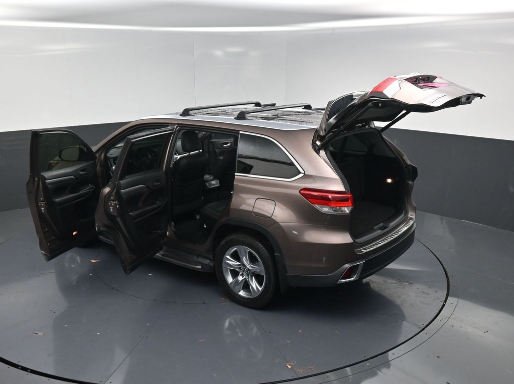 2019 Toyota Highlander Limited Brown at Classic Elite Chevrolet Sugar Land