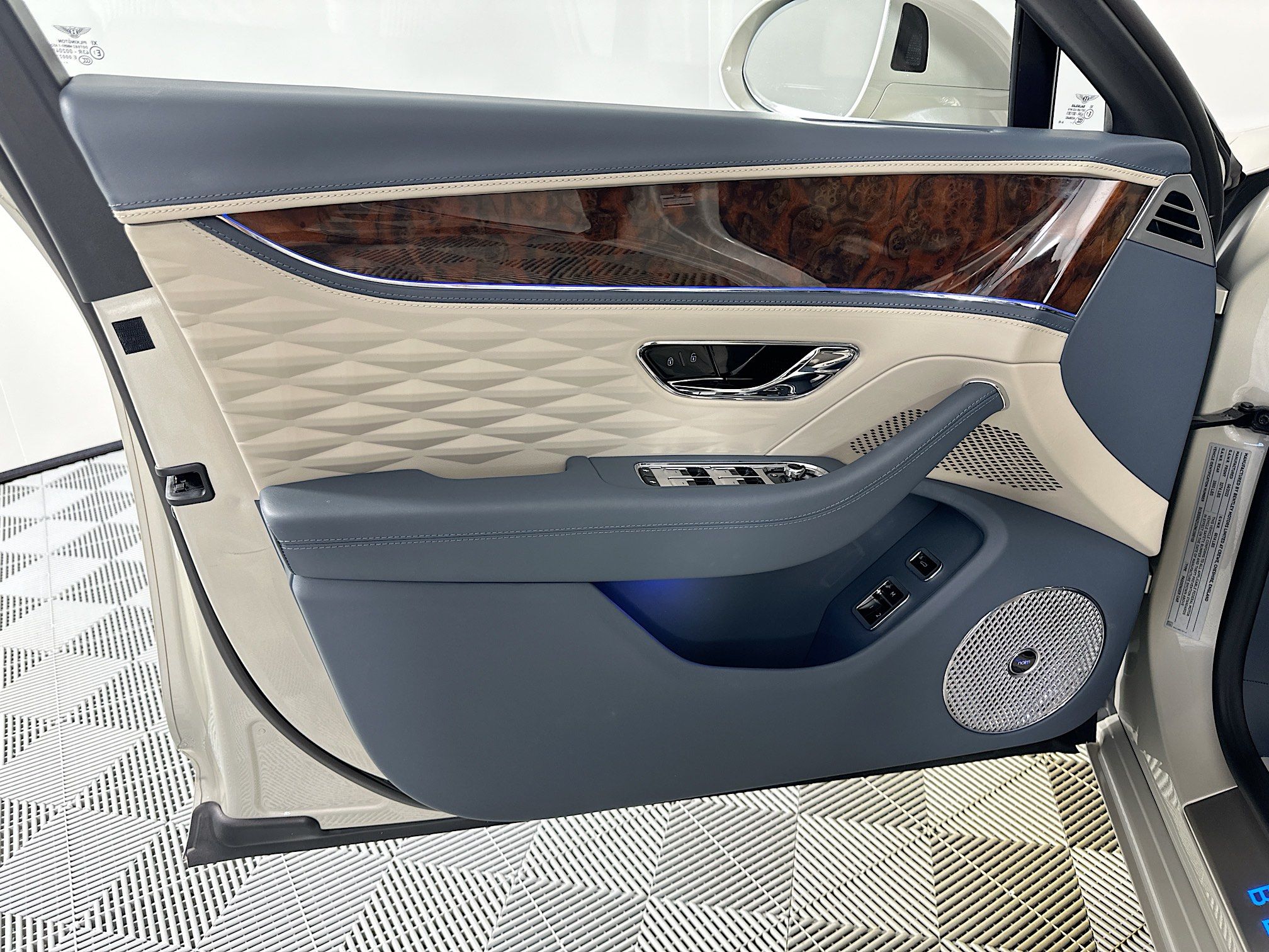 used 2022 Bentley Flying Spur car