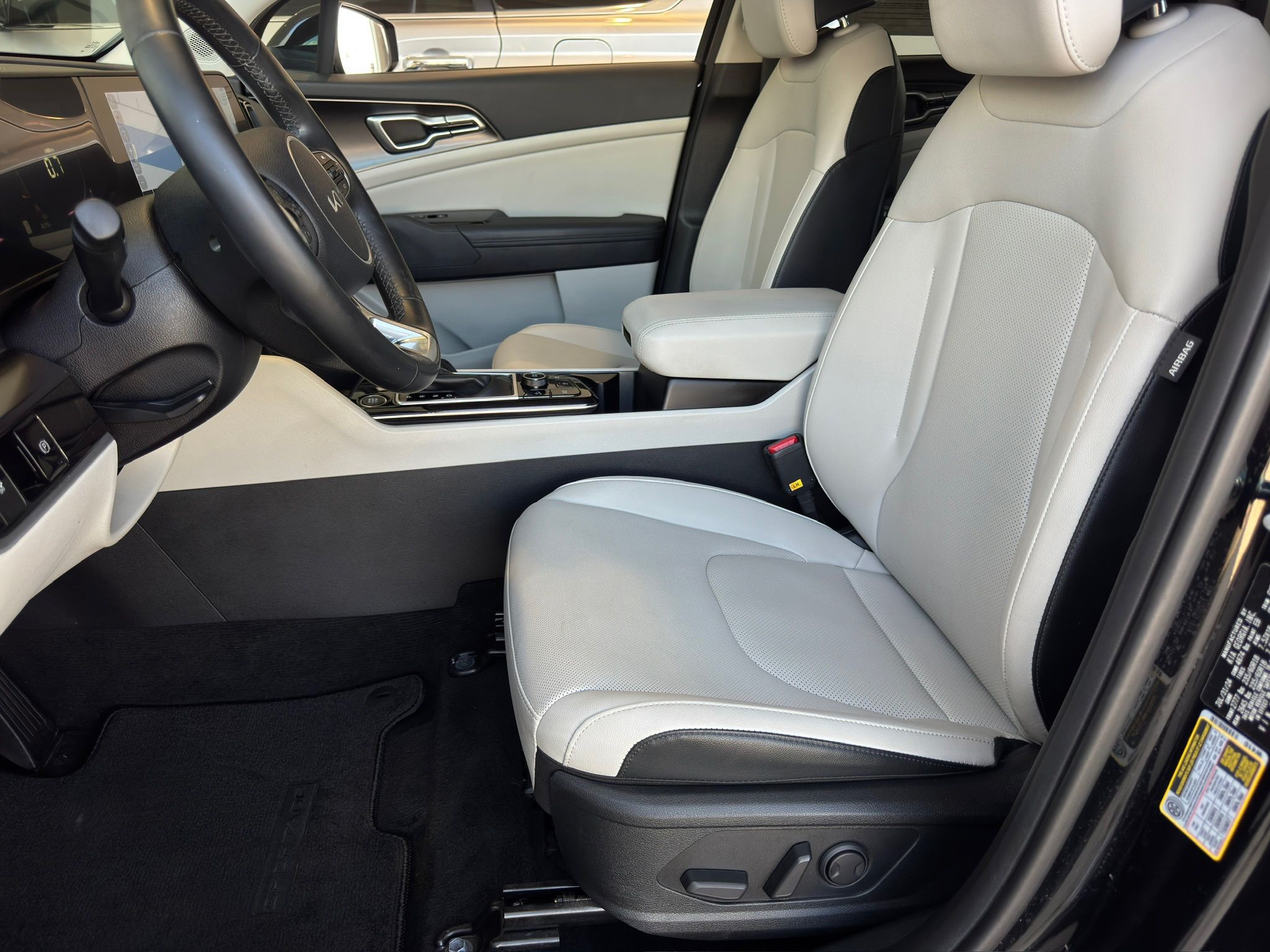 2025 Kia Sportage EX - 9