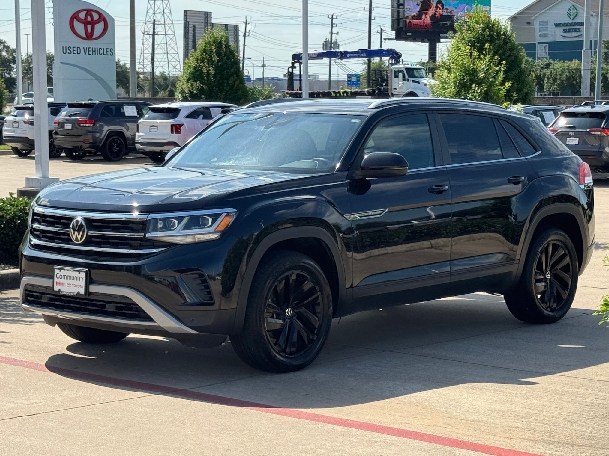 2022 Volkswagen Atlas Cross Sport 2.0T SE w/Technology  at DeMontrond Automotive Group