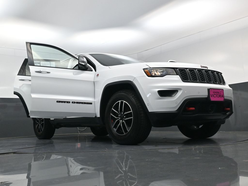 2019 Jeep Grand Cherokee Trailhawk White at Genesis of Spring