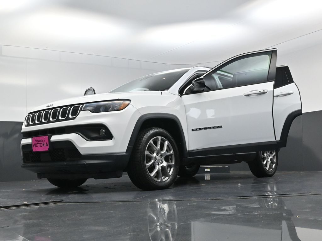 2022 Jeep Compass Latitude Lux White at Wharton Ford