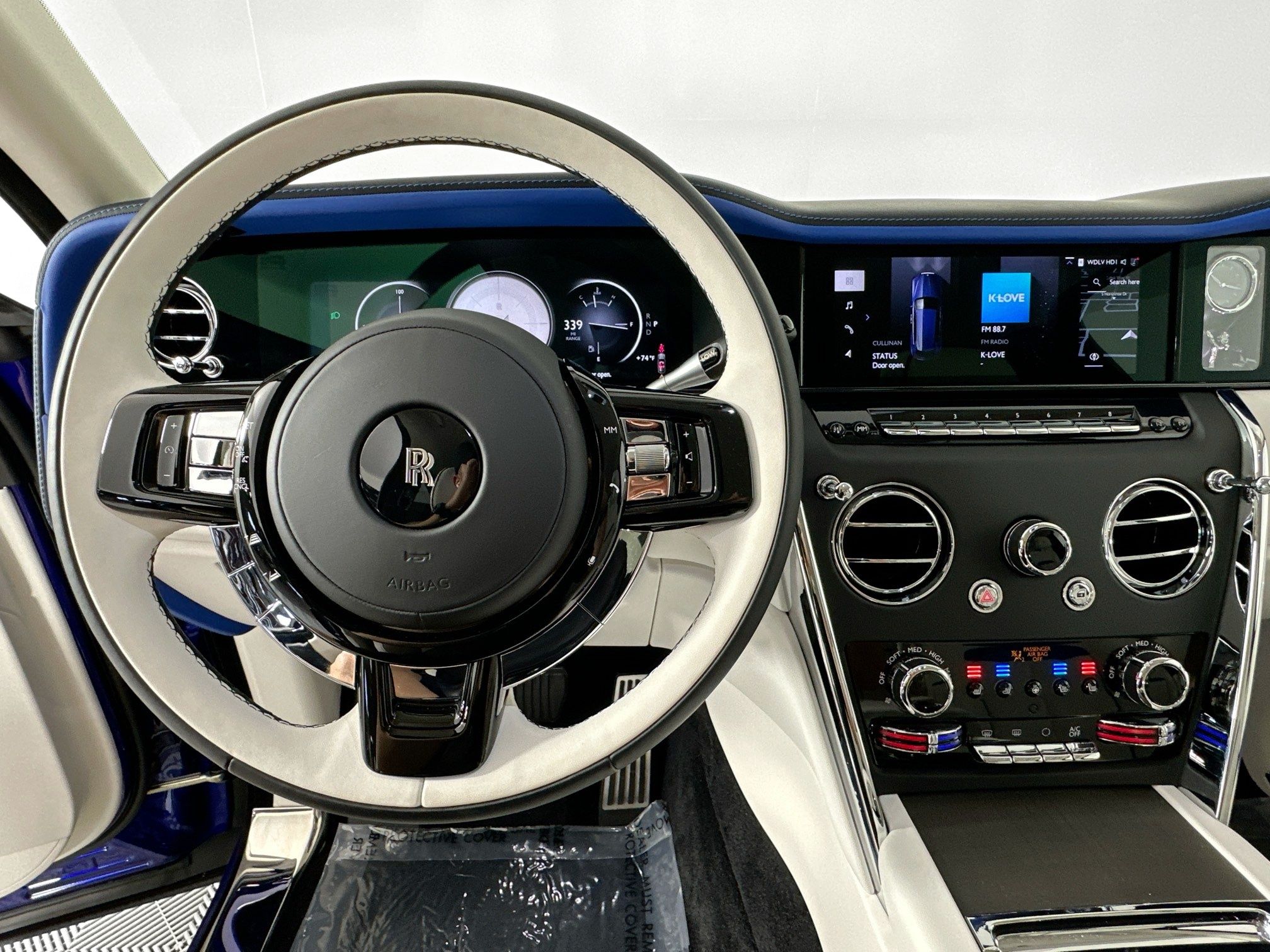 used 2025 Rolls-Royce Cullinan car, priced at $467,575