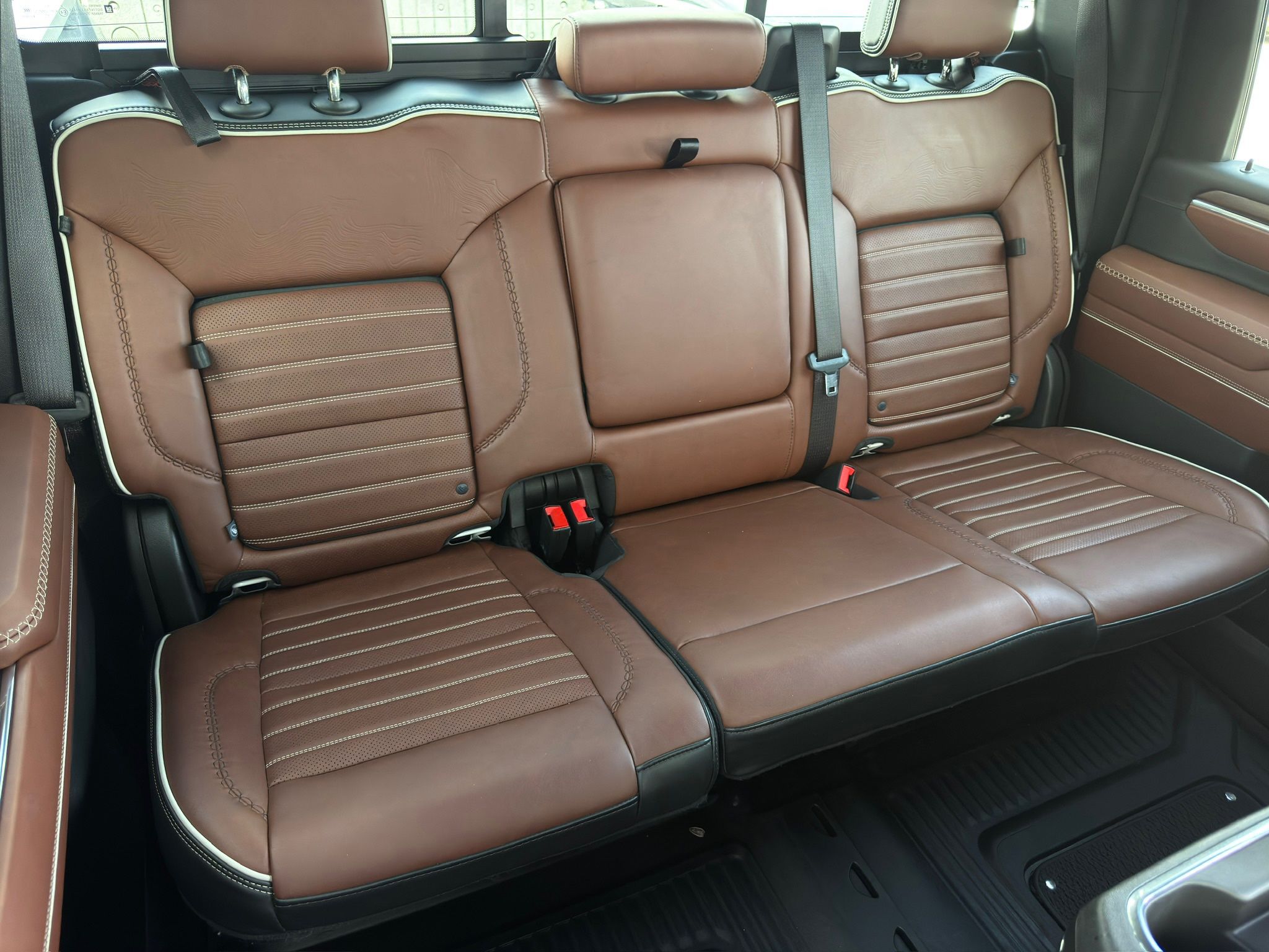 2024 GMC Sierra 2500HD Denali Ultimate White at South Houston Nissan