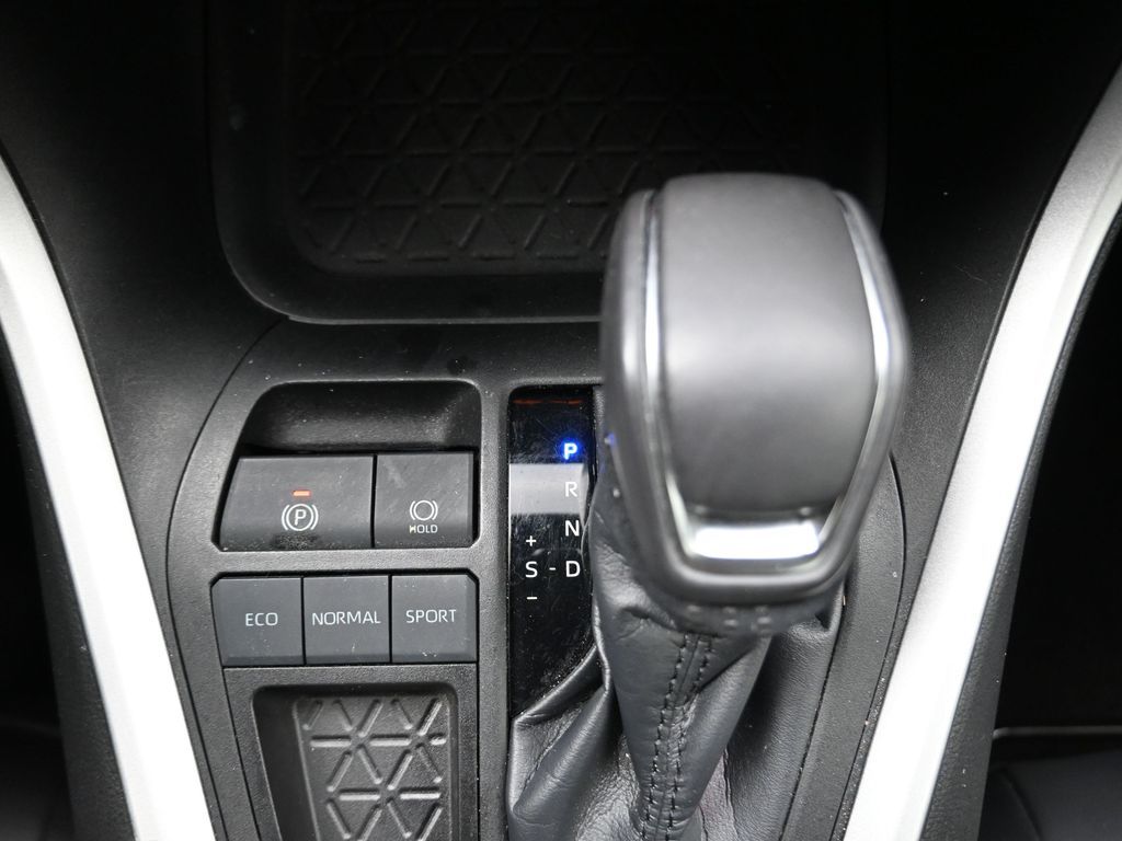 2023 Toyota RAV4 XLE Premium - 8