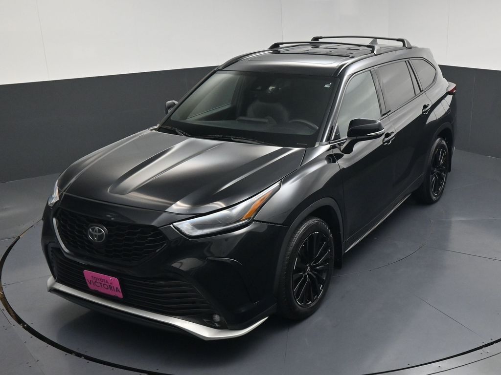 2024 Toyota Highlander XSE Black at Toyota of Victoria